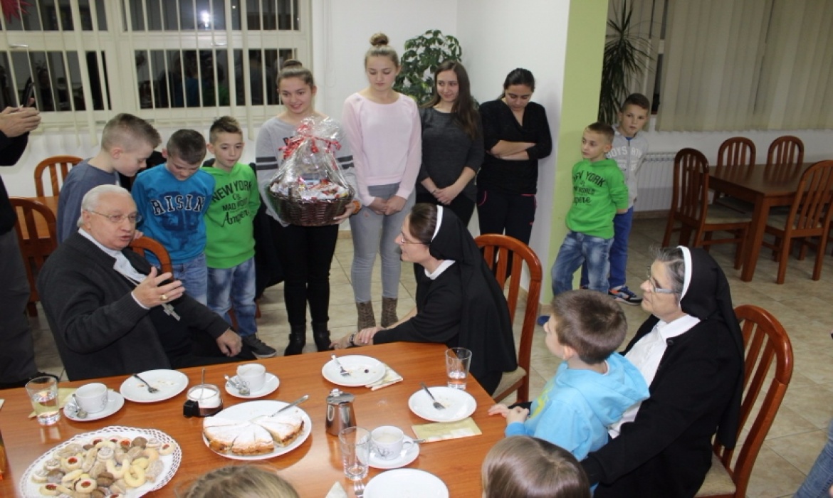 Apostolski nuncij u BiH mons. Pezzuto u posjeti Maloj školi