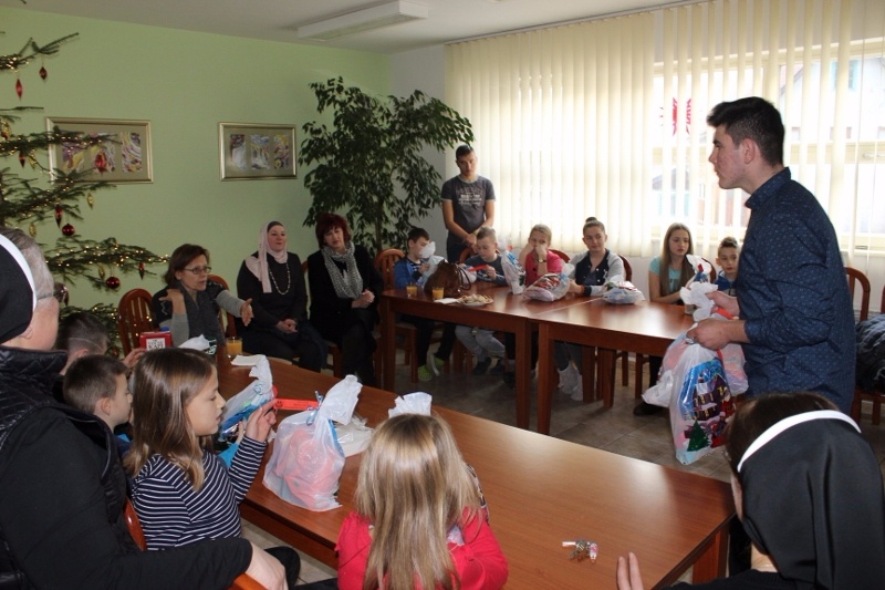 Božićne radosti, posjete i darovi