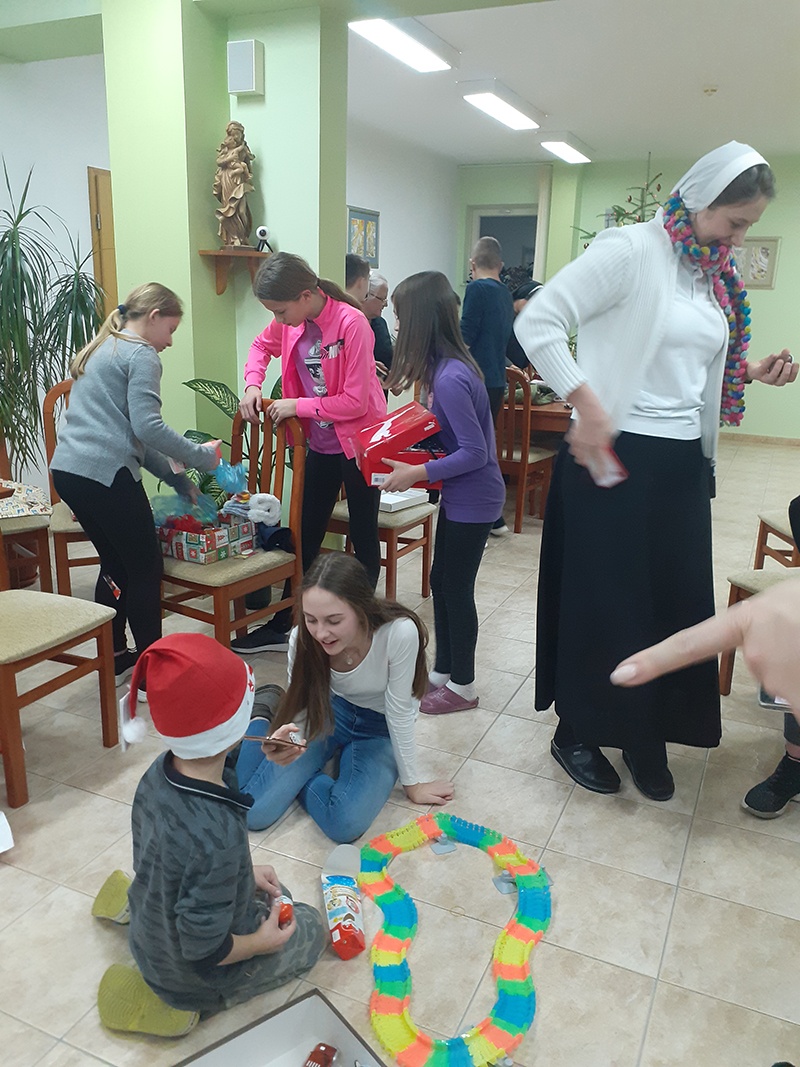 Blagdansko darivanje