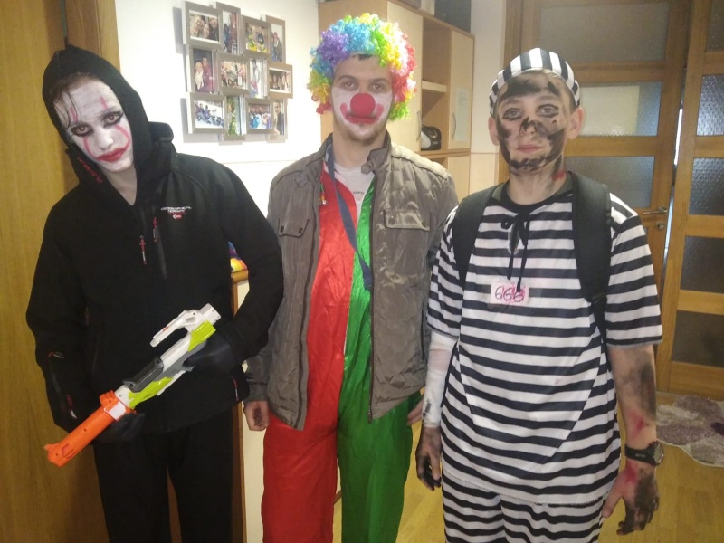 Radost maskembala pred pripremu za Uskrs