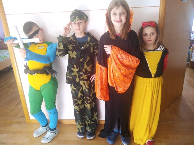 Radost maskembala pred pripremu za Uskrs