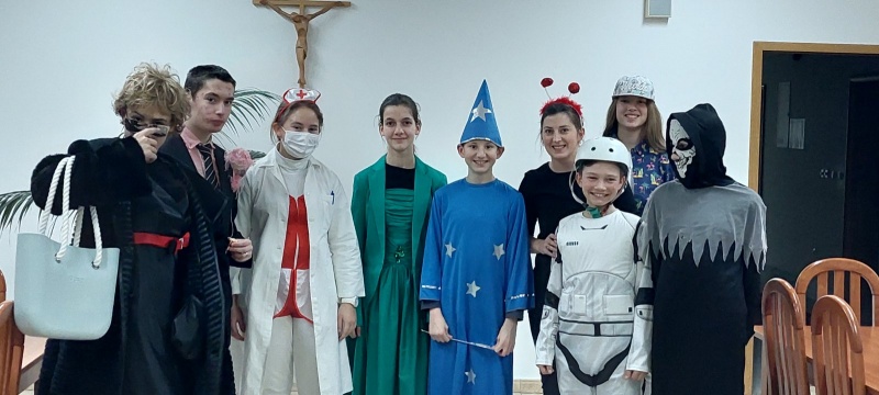 Radost maskembala pred pripremu za Uskrs