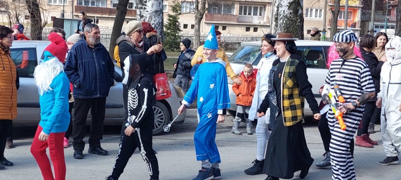 Radost maskembala pred pripremu za Uskrs