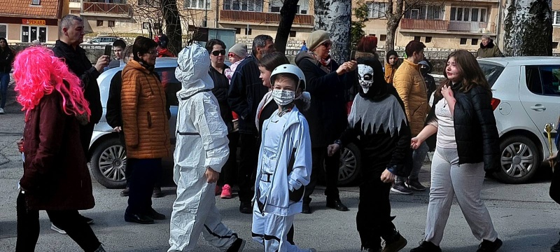 Radost maskembala pred pripremu za Uskrs
