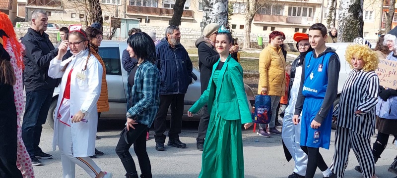 Radost maskembala pred pripremu za Uskrs