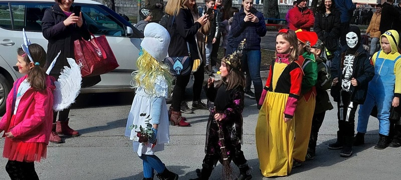 Radost maskembala pred pripremu za Uskrs