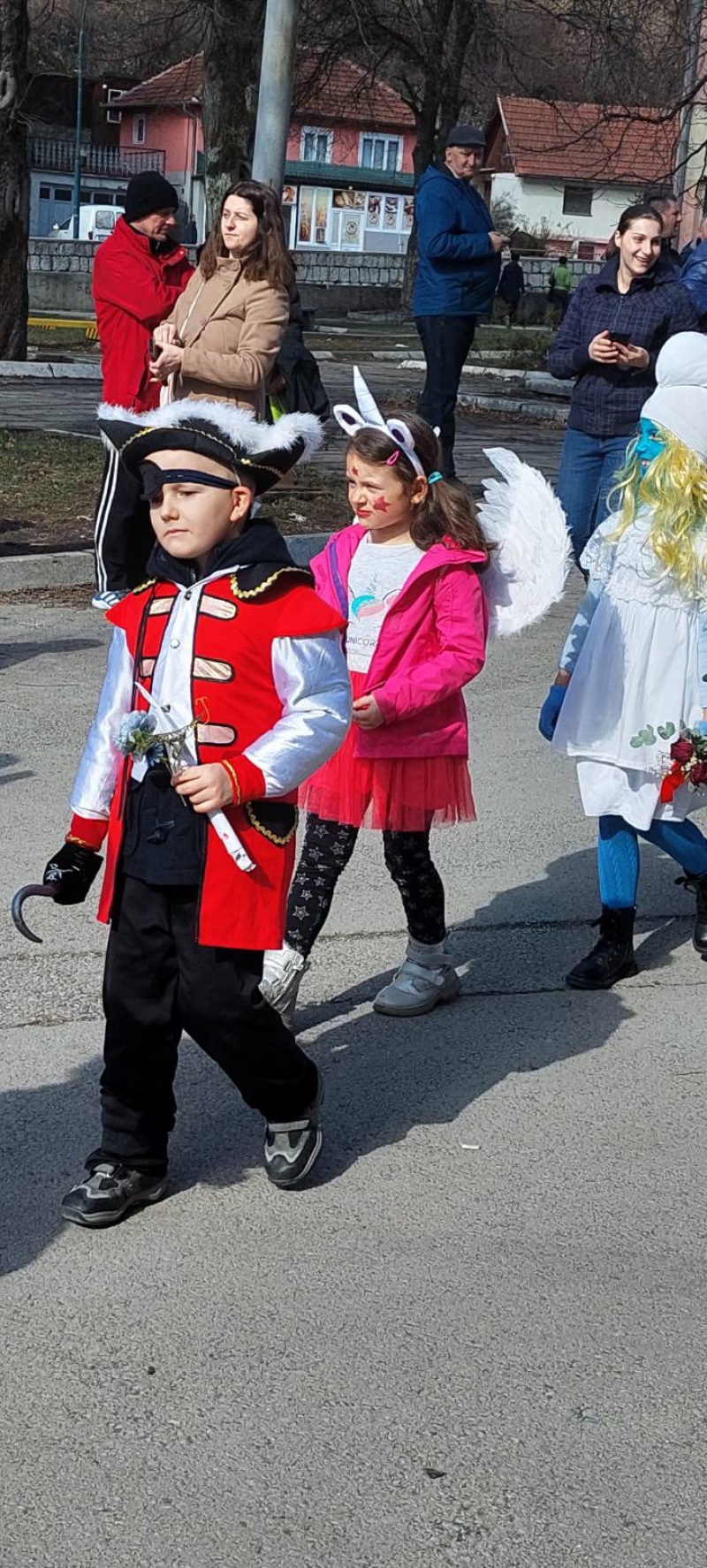 Radost maskembala pred pripremu za Uskrs