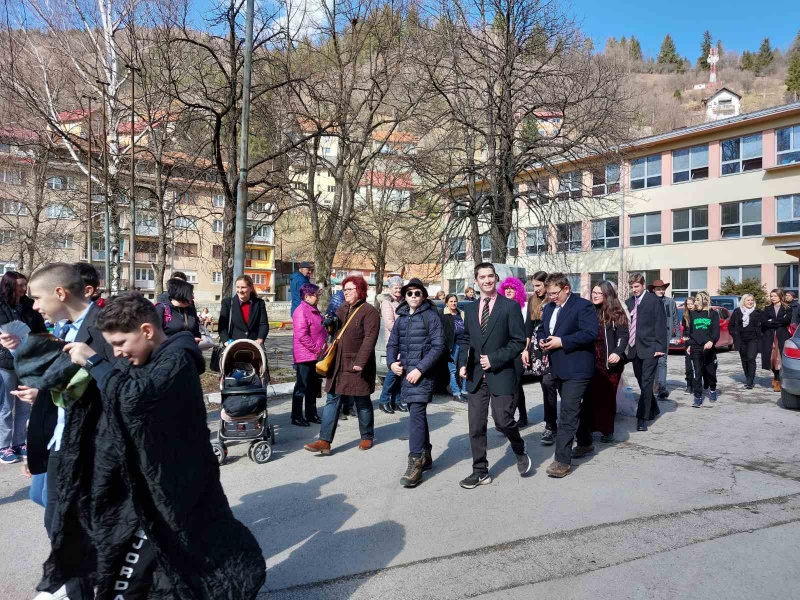 Radost maskembala pred pripremu za Uskrs