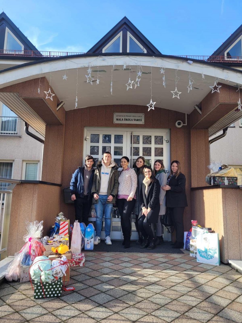 Mjesec lijepih susreta i darivanja