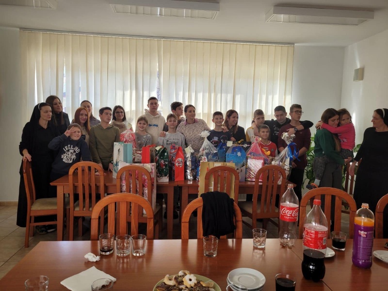 Mjesec lijepih susreta i darivanja